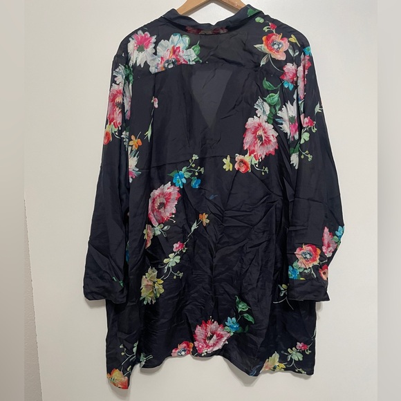 Johnny Was 100% Silk Black Floral Collared Tunic Button Down Size 2XL - Picture 2 of 6